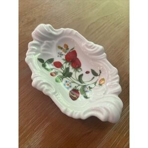 ESTEE LAUDER 1981 STRAWBERRY PATTERN PORCELAIN VANITY RING DISH /‎ SOAP TRAY
